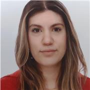 Nutricionista da clases de asignaturas de ciencias